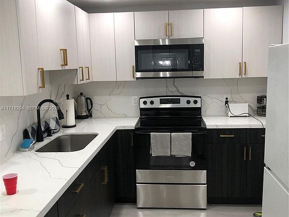 5th image of 400 Kings Point Dr APT 403