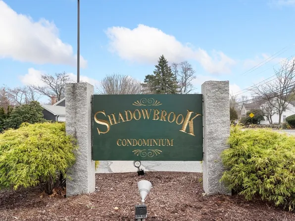 18 Shadowbrook Ln APT 19, Milford, MA 01757