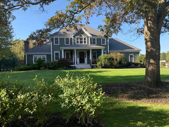 11 Fieldwood Drive, Sagamore Beach, MA 02562