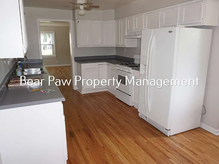 960 Loveland St #B — Photo 9
