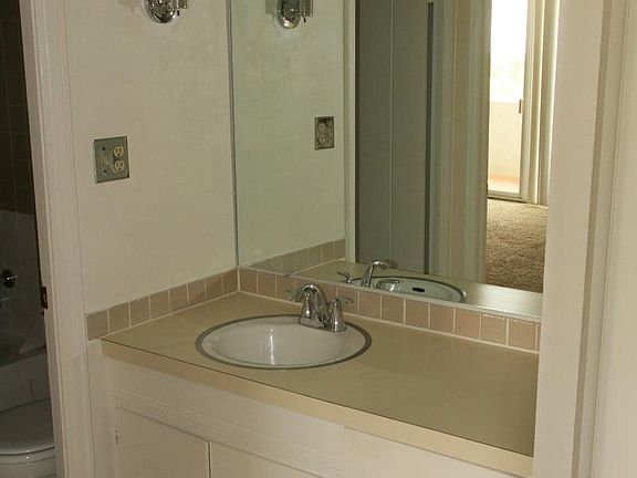 5th image of 740 N Pearl St APT 705