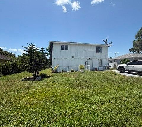 2nd image of 8096 Albatross Rd