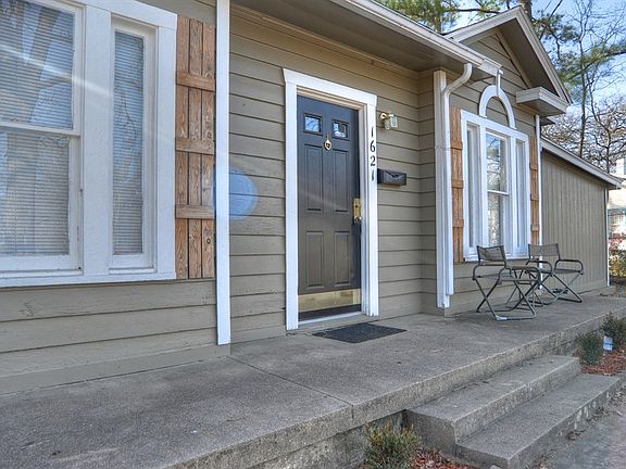 5th image of 1621 Oak Knoll Dr