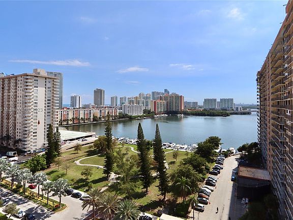 5th image of 301 174th St APT 1611
