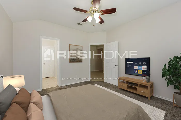 2626 Camel Ct — Photo 5