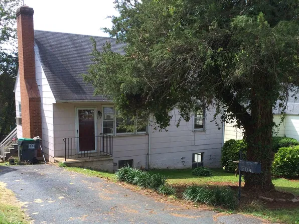 704 Rockland Ave, Charlottesville, VA 22902