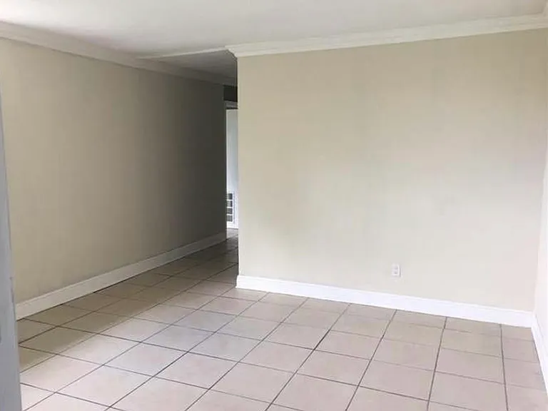 2031 Pace Blvd — Photo 4