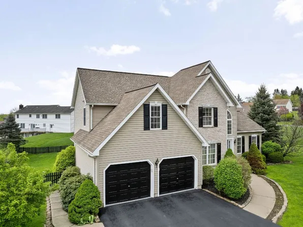 2612 Rustic Ridge Rd, Endicott, NY 13760