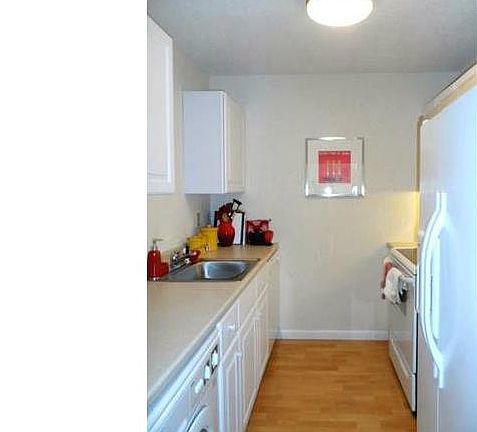 3rd image of 4621 Bayshore Dr APT Q7