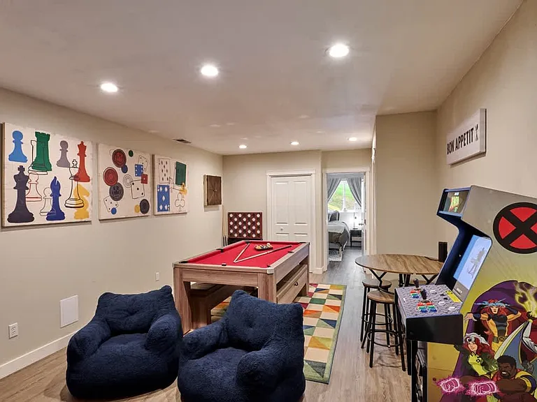 Building's Lounge