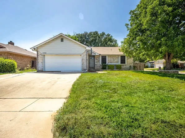 3700 Huntwick Dr, Fort Worth, TX 76123