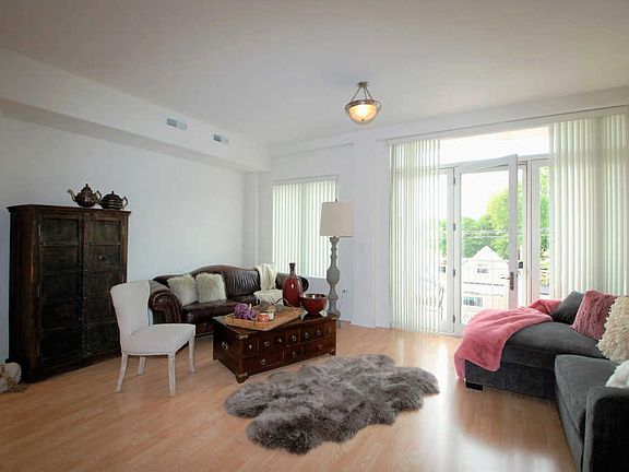 2nd image of 3630 N Harlem Ave APT 310