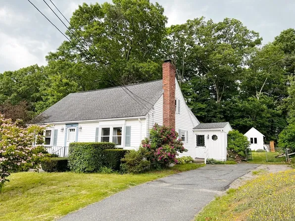 12 Stoney Brook Ln, Milford, MA 01757