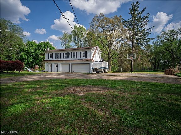 3rd image of 497 Moravian Trl
