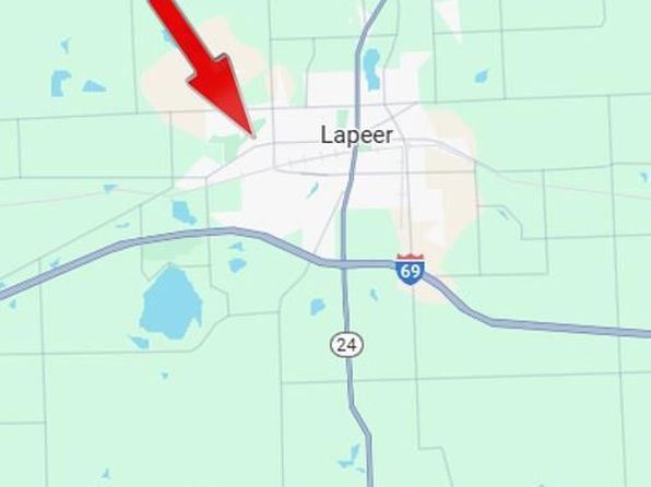 303 Devonshire Dr, Lapeer, MI 48446