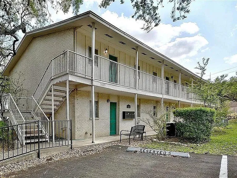 5320 Balcones Dr #A — Photo 2