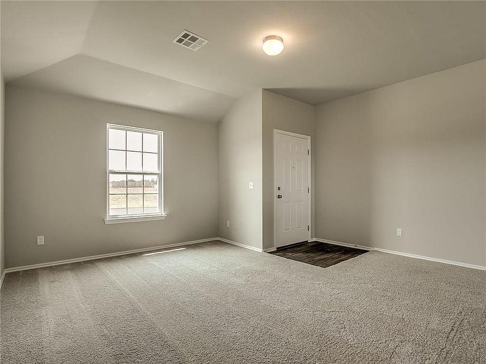 2nd image of 944 Klare Ln