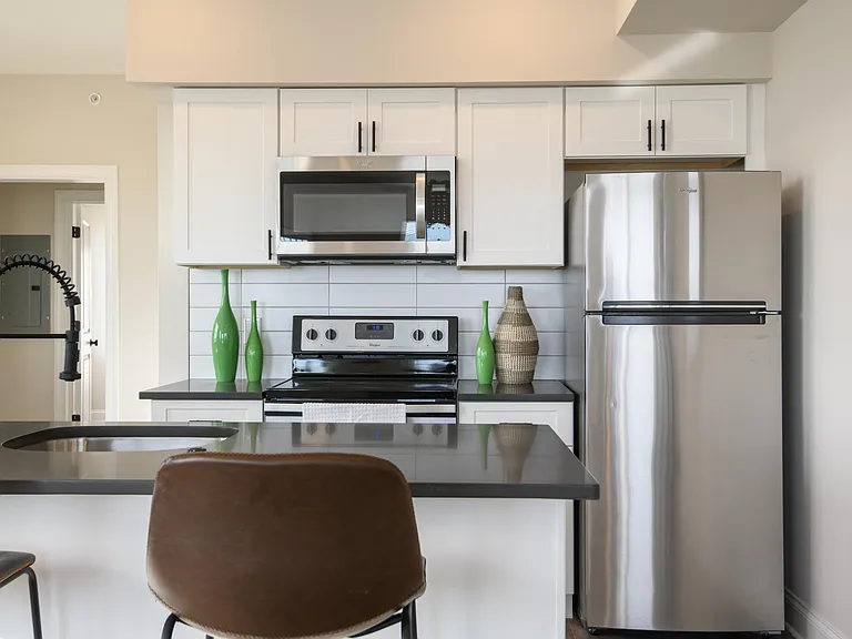 492 Roxborough Ave — Photo 15