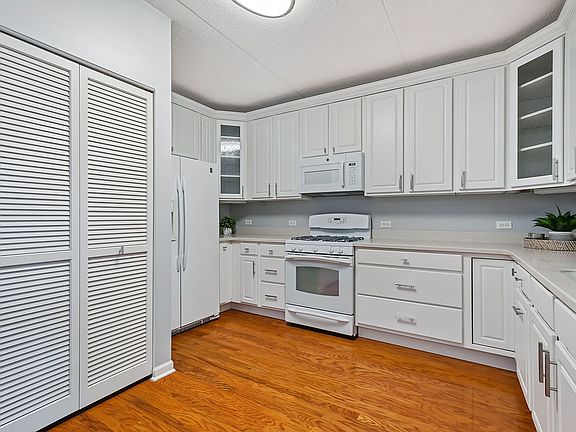 5th image of 400 McDaniels Cir APT 204