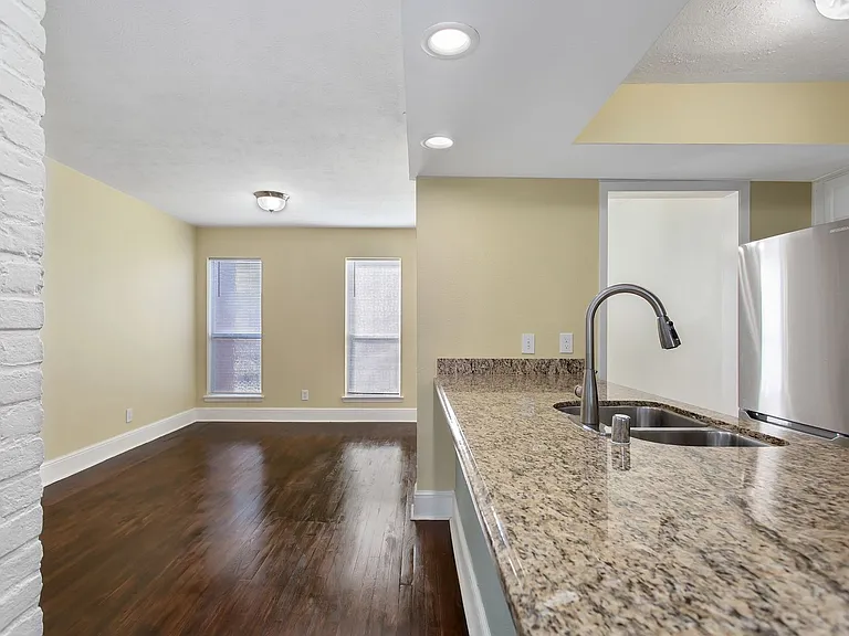 5904 Sandhurst Ln #246 — Photo 4