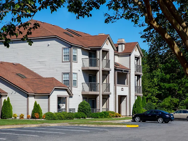 Woodbriar Apartment Homes — Photo 3