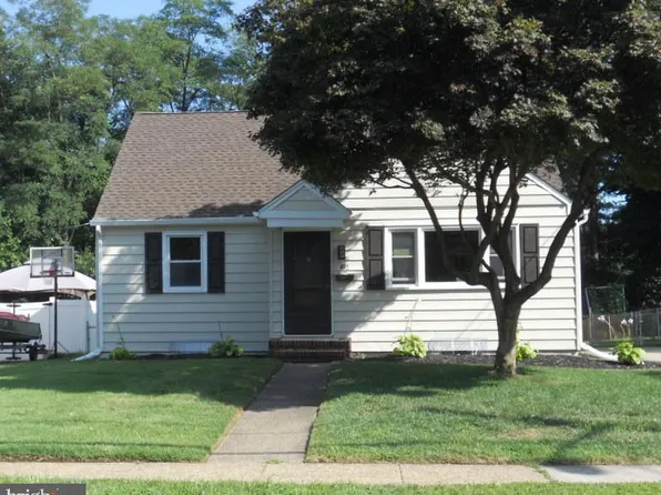 491 Thomas Ave, Barrington, NJ 08007