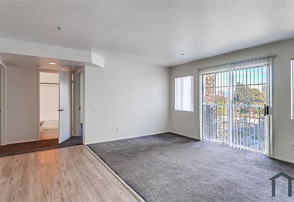 5th image of 15231 Sherman Way APT 404