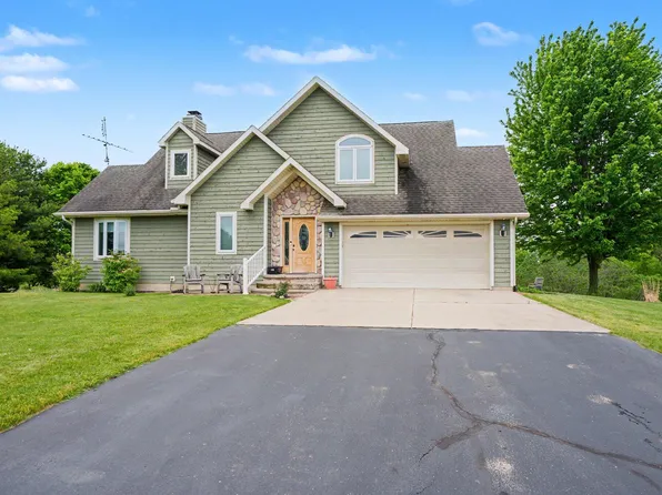 1908 Kaiser Rd, Galien, MI 49113