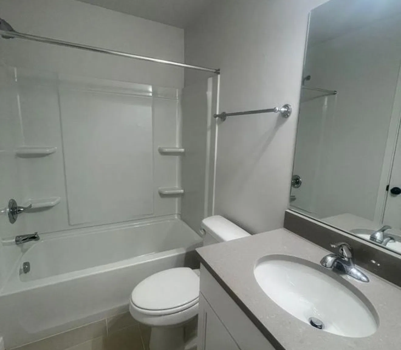 4 bed, 3.5 bath, 2084 sqft, $2,300 — Photo 2