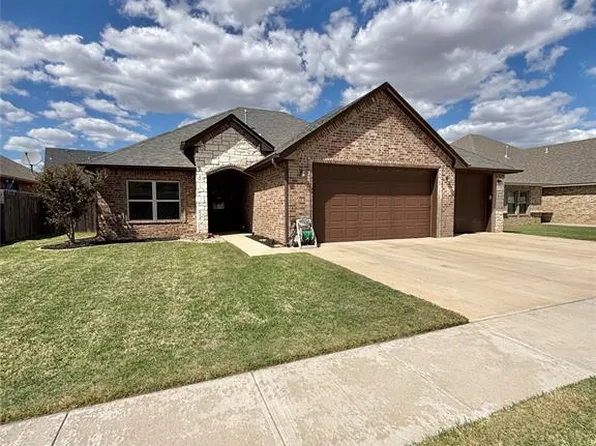 2105 Longhorn Trl, Altus, OK 73521
