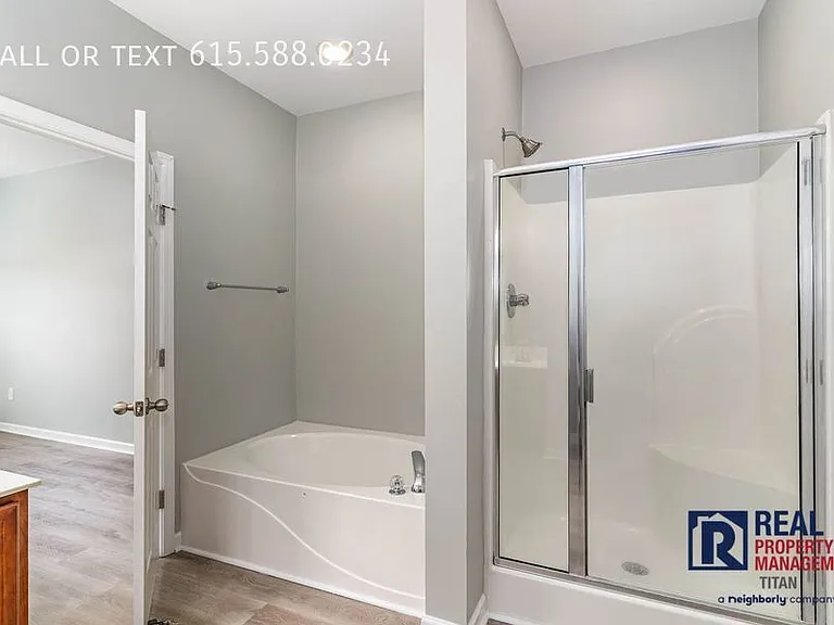 1004 Briggs Ln — Photo 10