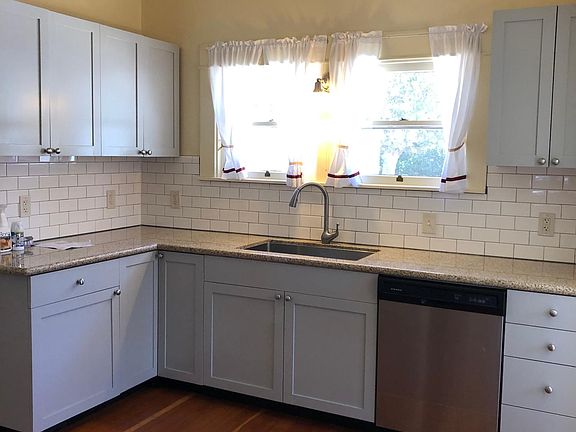 3rd image of 349 W Eaton Ave