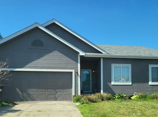 14903 Queens Dr, Omaha, NE 68116