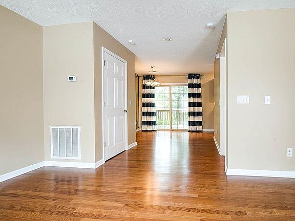 4th image of 1809 W Lakeview Dr APT 23