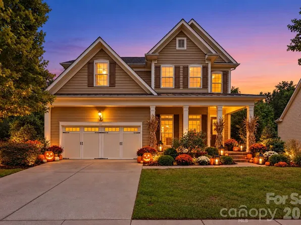 878 Treasure Ct, Fort Mill, SC 29708