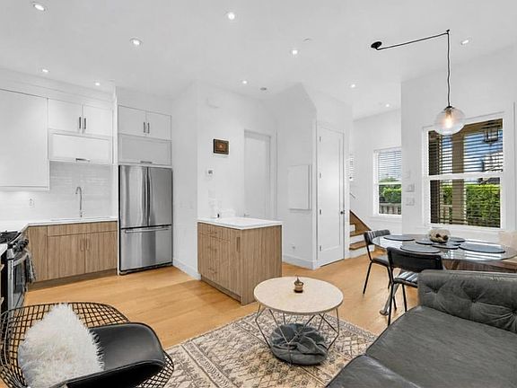 5th image of 1136 E Pender St #2