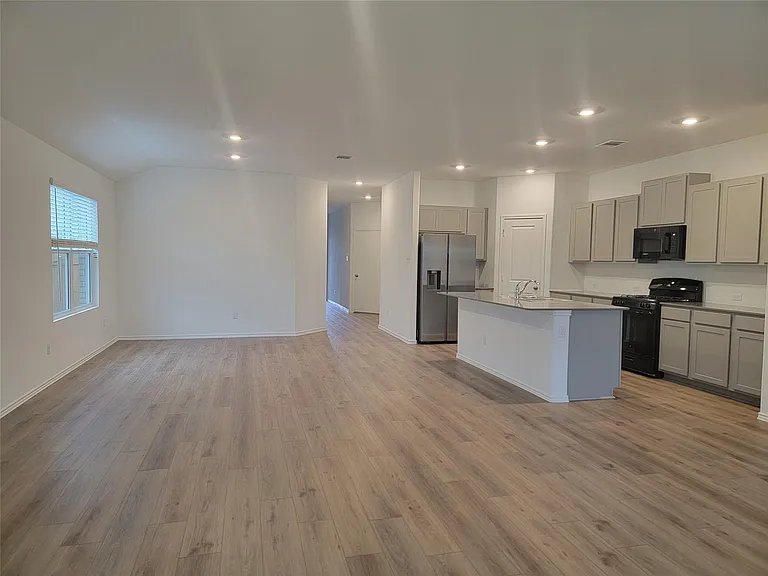 602 Arnage Dr — Photo 16