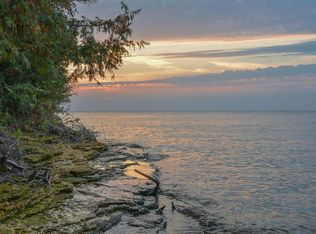 8239 White Cliff Rd, Egg Harbor, WI 54209