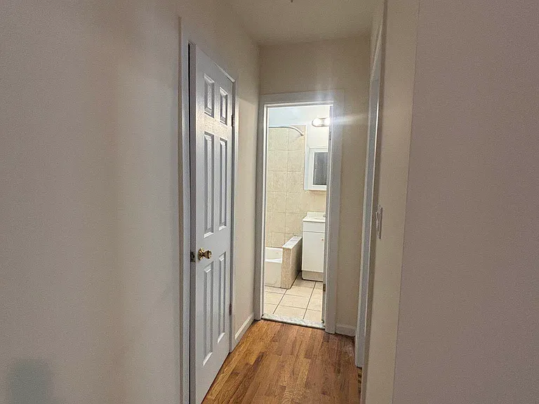 209 Bennett Ave #2D — Photo 4