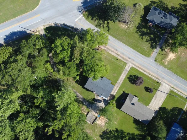 247 Eastbrook Dr, Woodruff, SC 29388