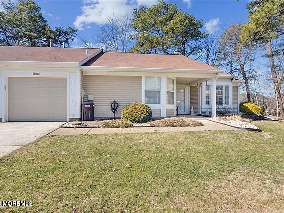 2nd image of 1005B Buckingham Drive