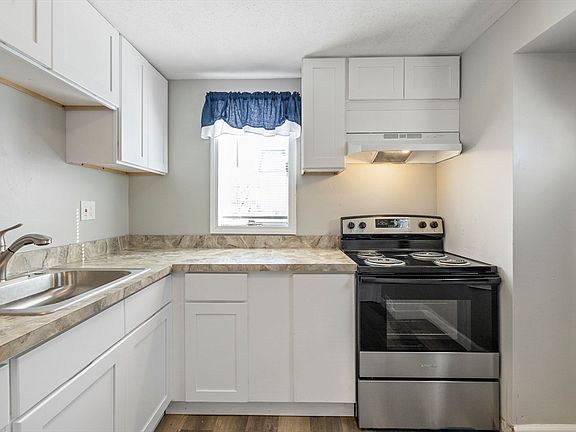 3rd image of 4 Seneca St