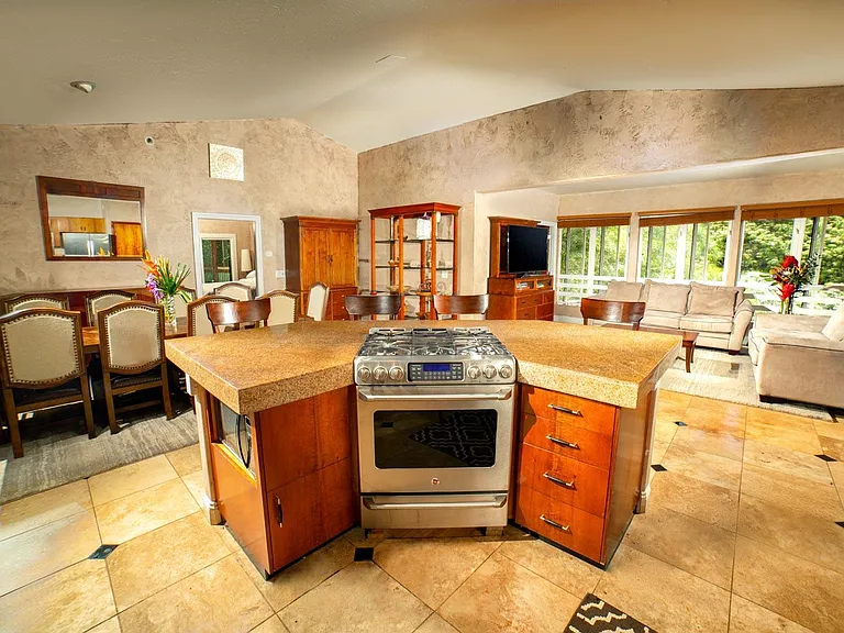 372 Puu Way #A — Photo 4
