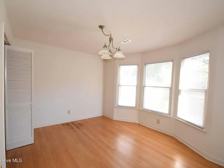 1829 Quail Ridge Rd #K — Photo 9