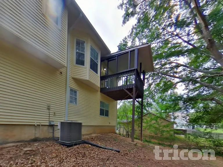 2407 Windridge Dr NE — Photo 20