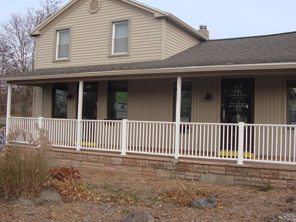 2nd image of 913 S. Main
