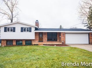 5111 Brookwood Dr SE, Kentwood, MI 49508
