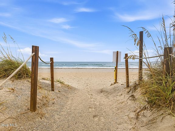 5th image of 2201 E Beach Drive