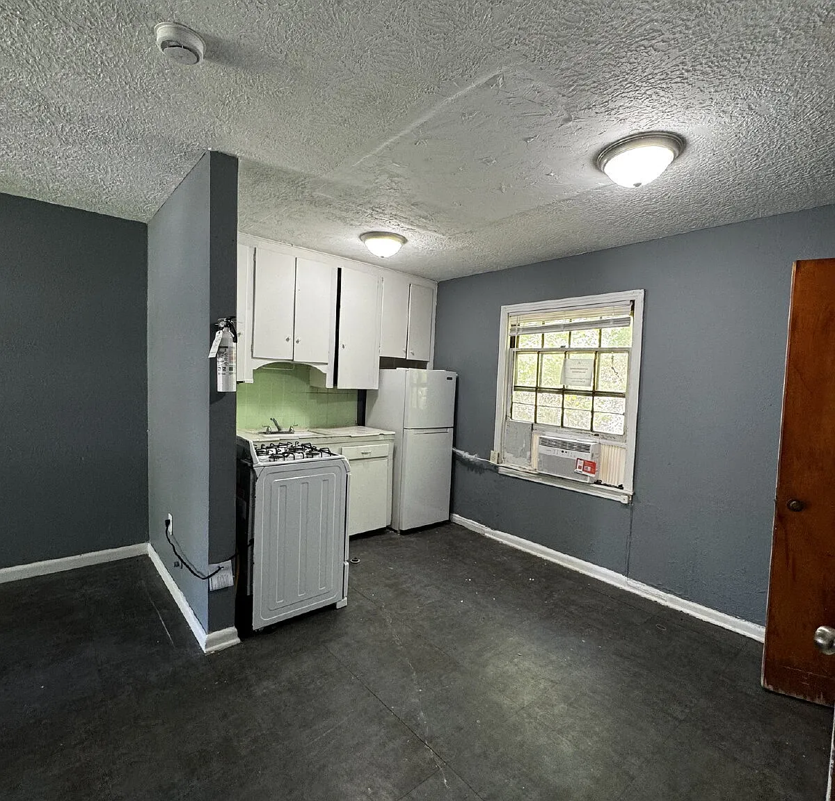 1 bed, 1.0 bath, $950 — Photo 3