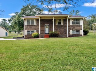 1025 Treehaven Dr, Adamsville, AL 35005
